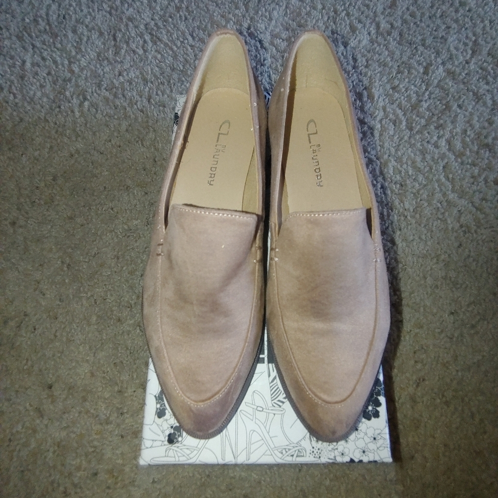 Beige flats CL by Landry NWOT